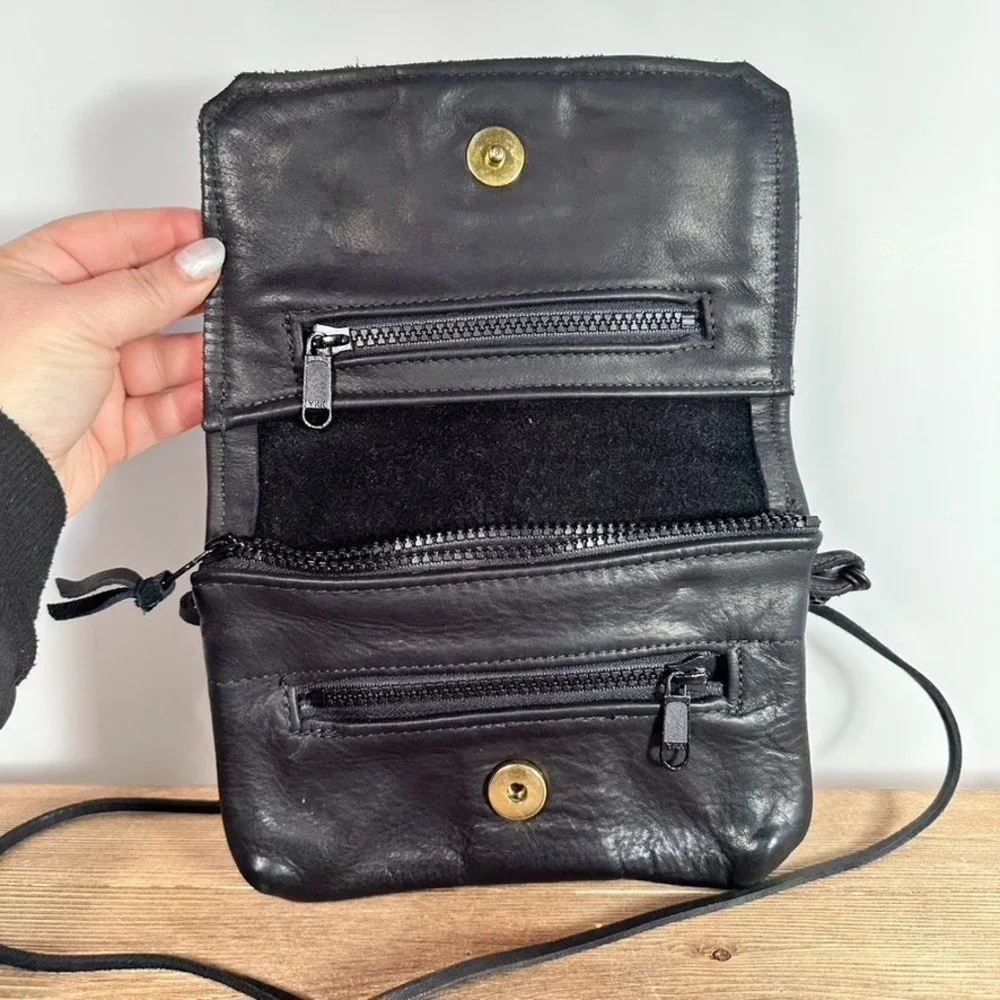 VTG Black Leather Foldover Crossbody Convertible Clutch 90s Minimalist Festival